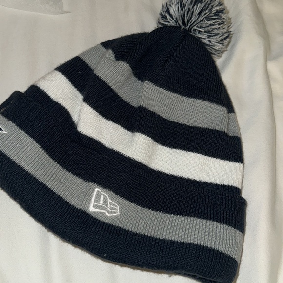 NFL NEW ERA COWBOYS BEANIE - Picture 2 of 4